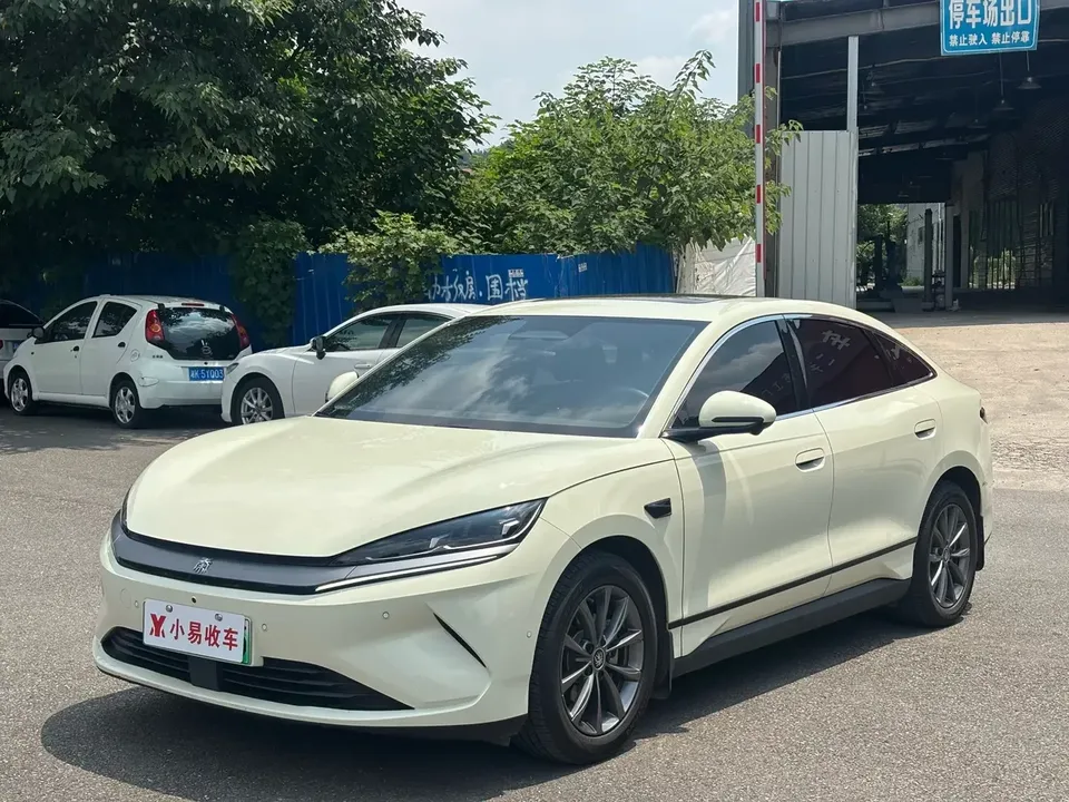 BYD Qin L EV Qin L EV 2025 470KM Leading Model 2025 — photo 1, buy with delivery to Moscow