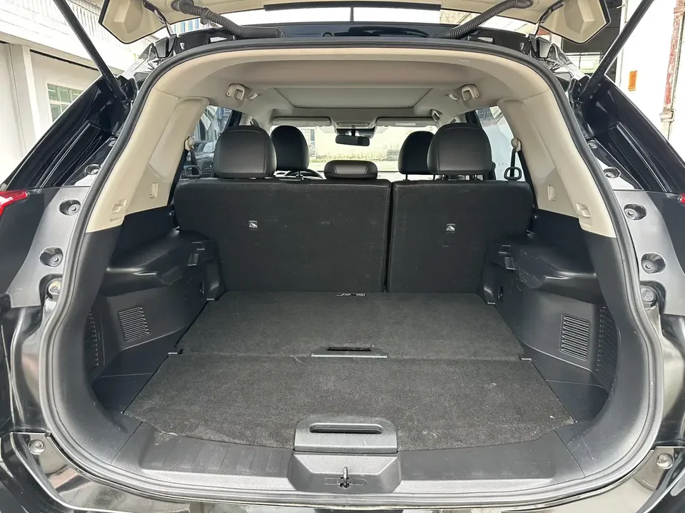 Nissan X-Trail Qijun 2023 Classic Edition 2.0L 2WD Smart Comfort Edition 2024 — thumbnail 4