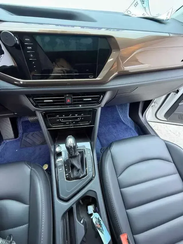Volkswagen Tharu tuyue 2021 280TSI 2WD Comfort Edition 2022 — thumbnail 4