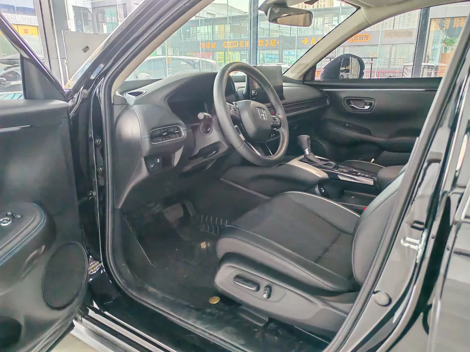 Honda HR-V HondaHR-V 2023 240TURBO CVT Enjoy Edition 2024 — thumbnail 3