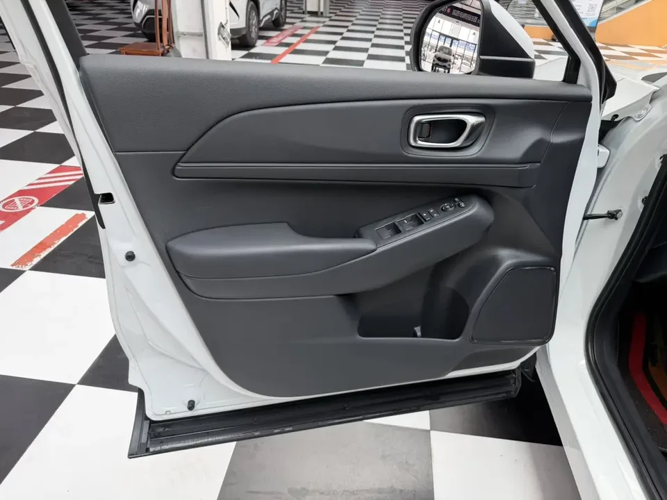 Honda VEZEL Binzhi 2023 1.5L CVT Technology Edition 2023 — thumbnail 3