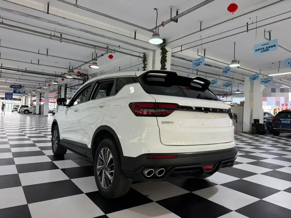 Geely Coolray SX11 Binyue 2021 240T DCT Platinum Edition 2022 — thumbnail 2
