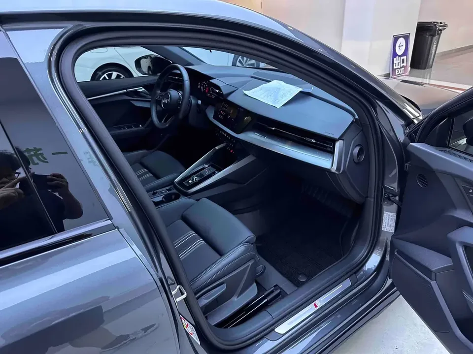Audi A3 Audi A3 2022 Sportback 35 TFSI Stylish and sporty 2022 — thumbnail 3