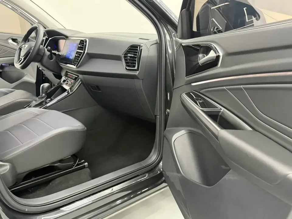 Jetta VS7 Jetta VS7 2022 Black Front Edition 1.4T Automatic Enjoy Edition Pro 2022 — thumbnail 2