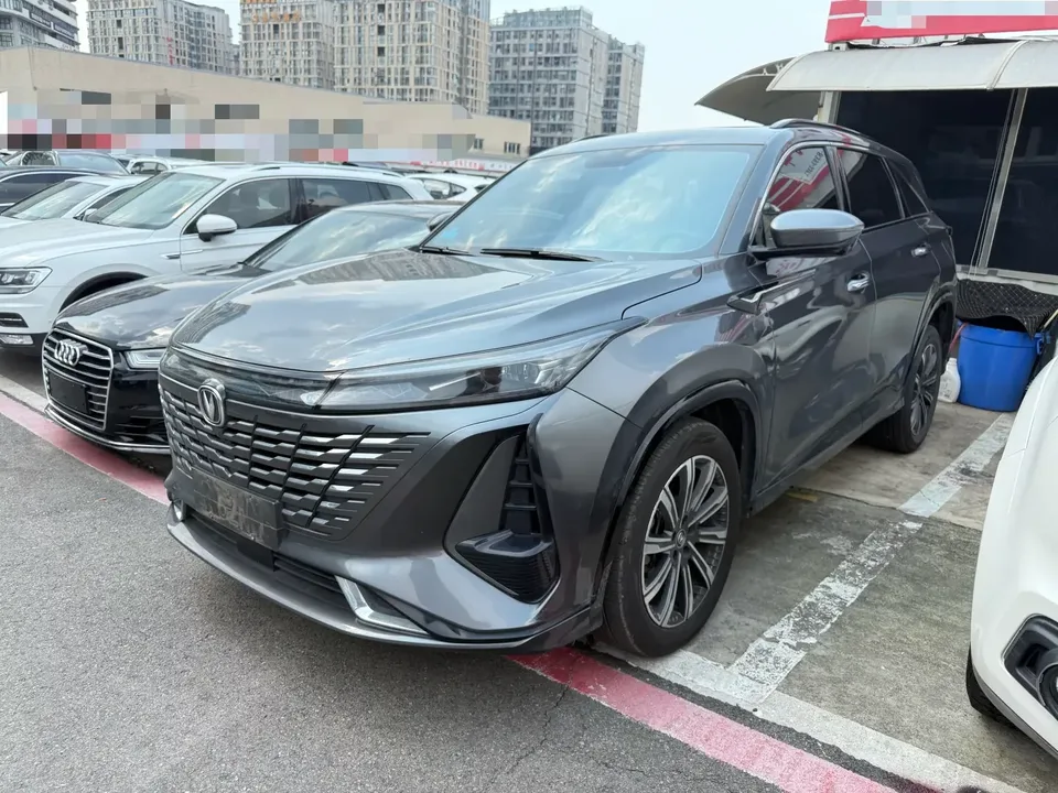 Changan CS75PLUS Changan CS75 PLUS 2023 The third generation 1.5T automatic premium model 2023 — photo 1, buy with delivery to Moscow