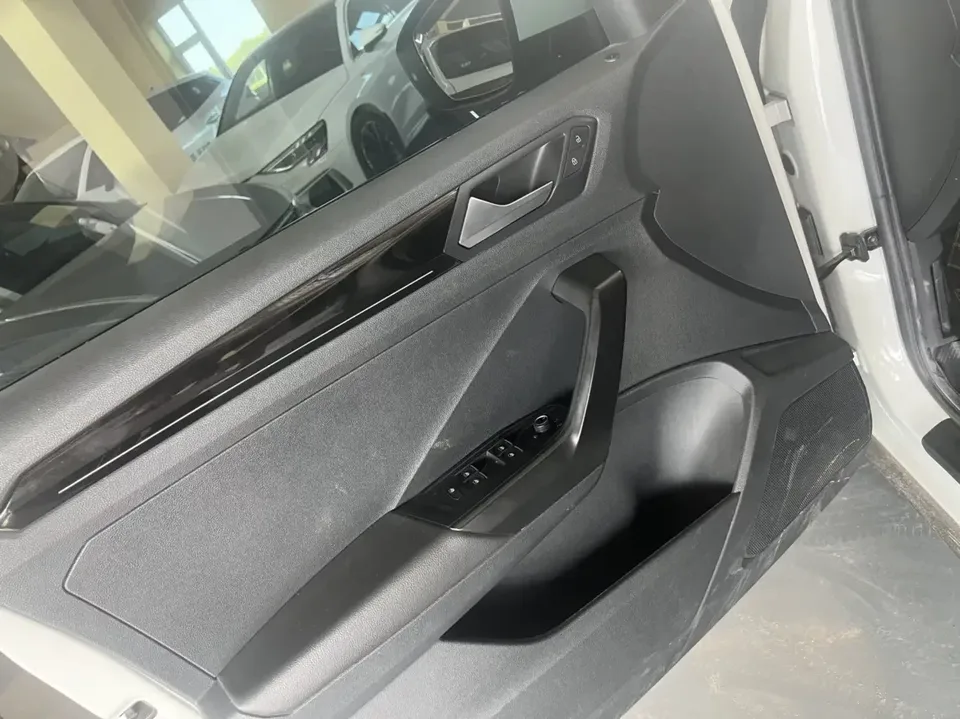 Volkswagen T-Roc TANG 2022 280TSI DSG 2WD Comfort PLUS 2023 — thumbnail 3