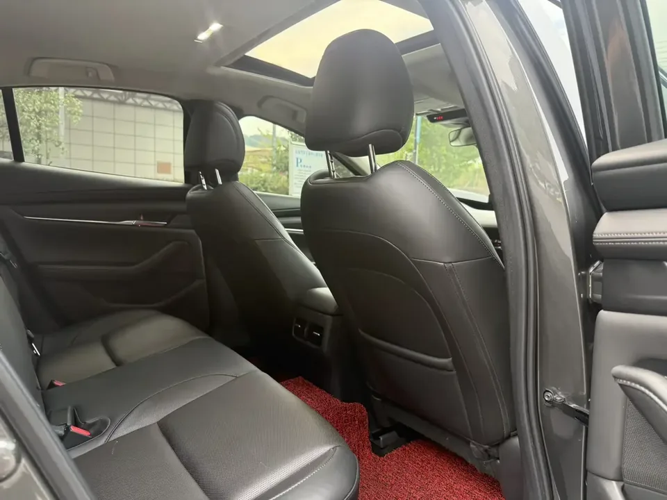 Mazda Axela Mazda3 Angkesela 2022 2.0L Automatic Quality Edition 2023 — thumbnail 3