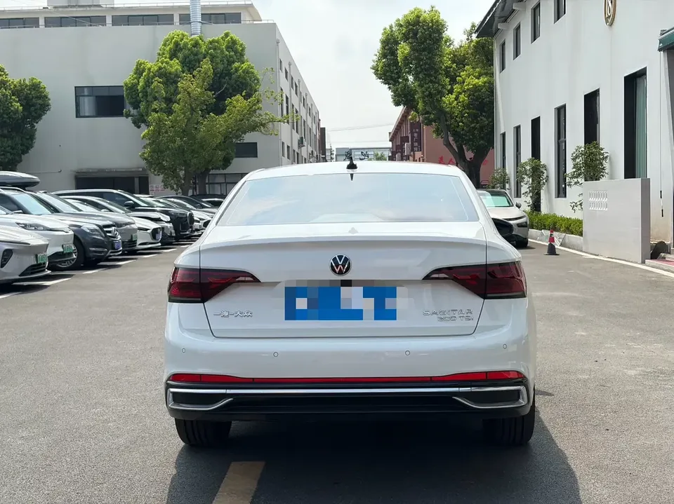 Volkswagen Sagitar Sagitar 2024 300TSI DSG Beyond Edition 2024 — thumbnail 2