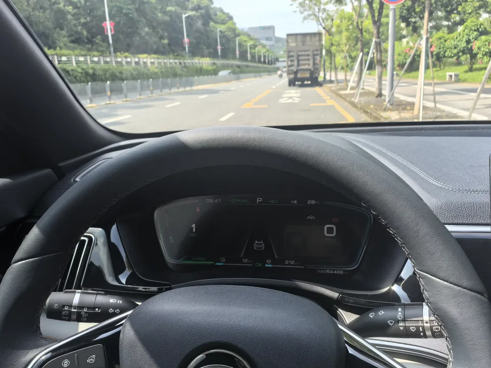 BYD Song PLUS DM Song PLUS DM 2021 DM-i 110KM 2WD Flagship PLUS 2022 — миниатюра 5