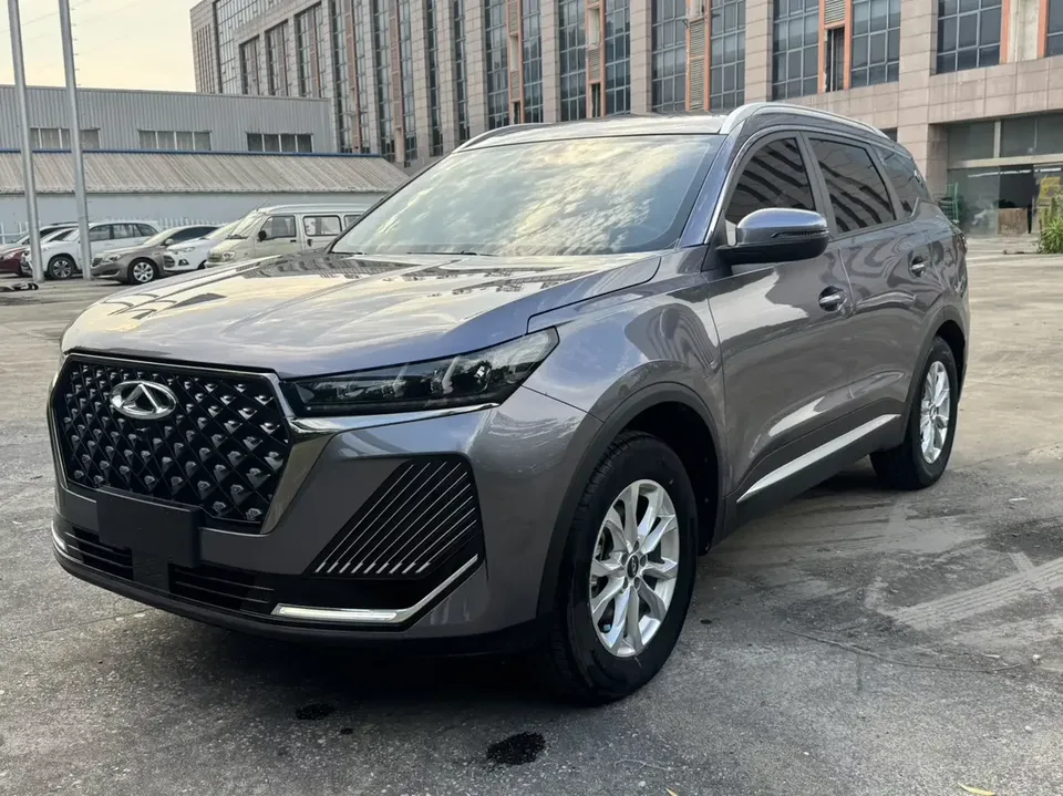 Chery Tiggo 7 Tiggo 7 2024 1.5T CVT Deluxe Edition 2024 — photo 1, buy with delivery to Moscow