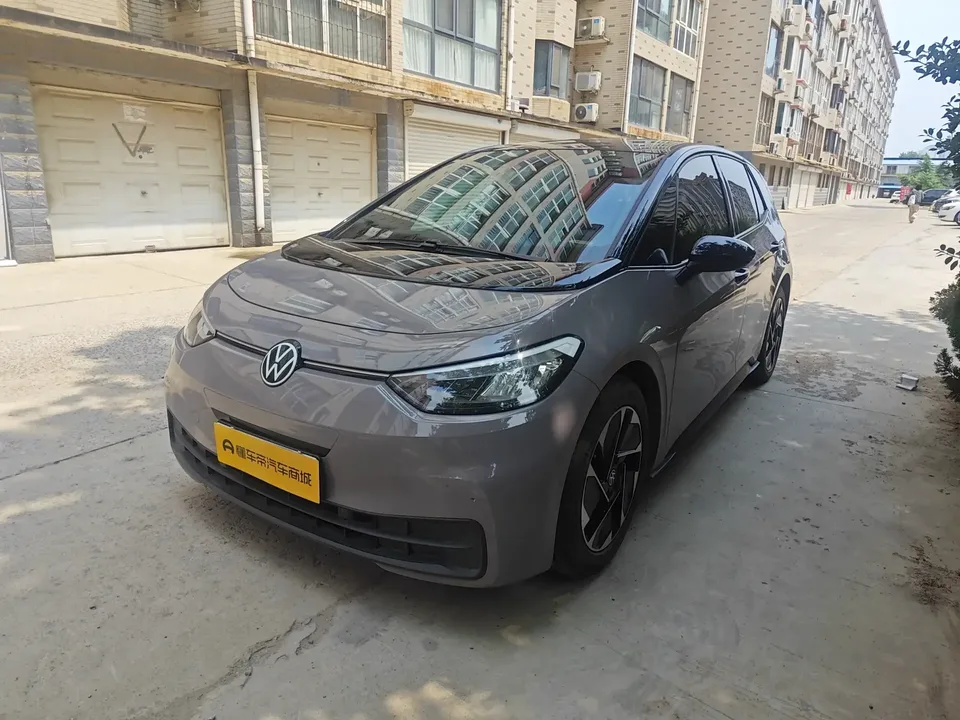 Volkswagen ID.3 Volkswagen ID.3 2025 Smart Model 2024 — photo 1, buy with delivery to Moscow