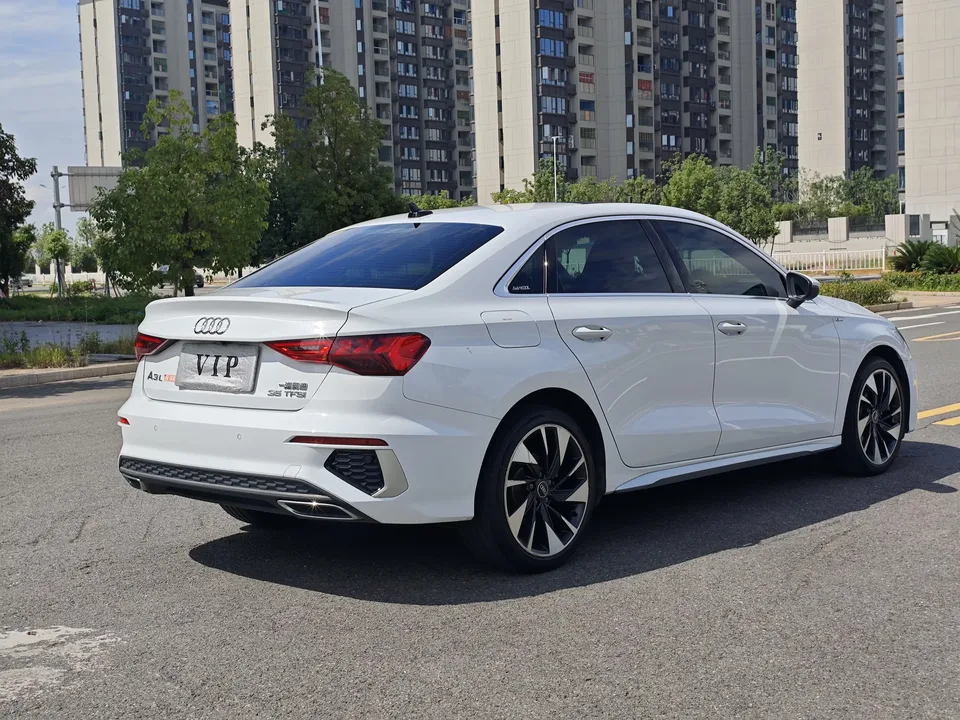 Audi A3 Audi A3 2022 Sportback 35 TFSI Stylish and sporty 2022 — thumbnail 2
