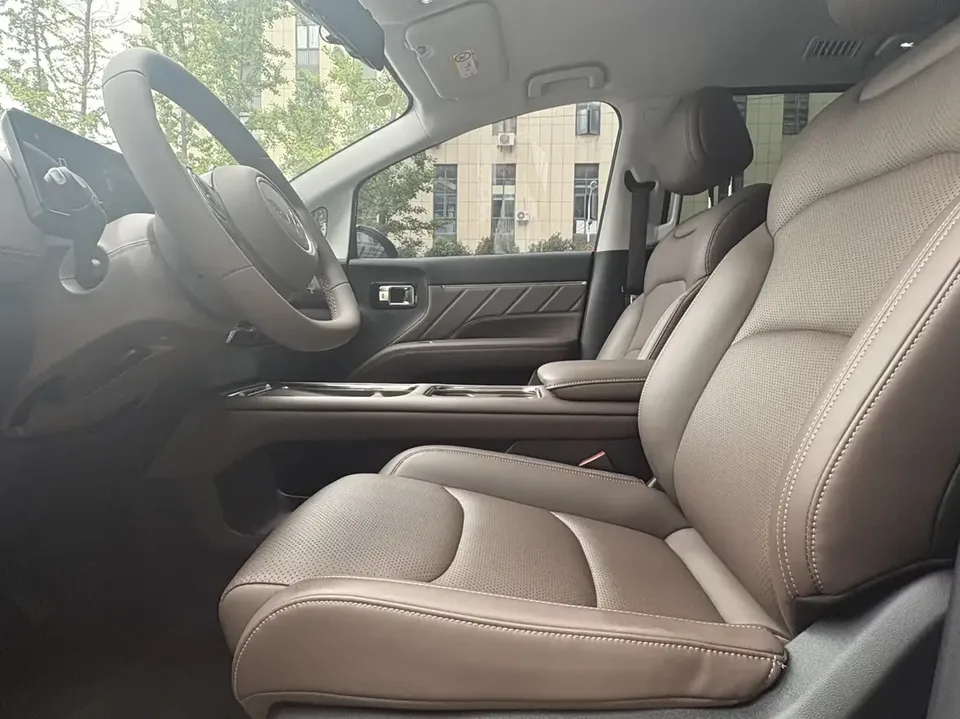 Wuling Starlight 730 EV Starlight 730 EV 2025 500km Luxury 2026 — thumbnail 4