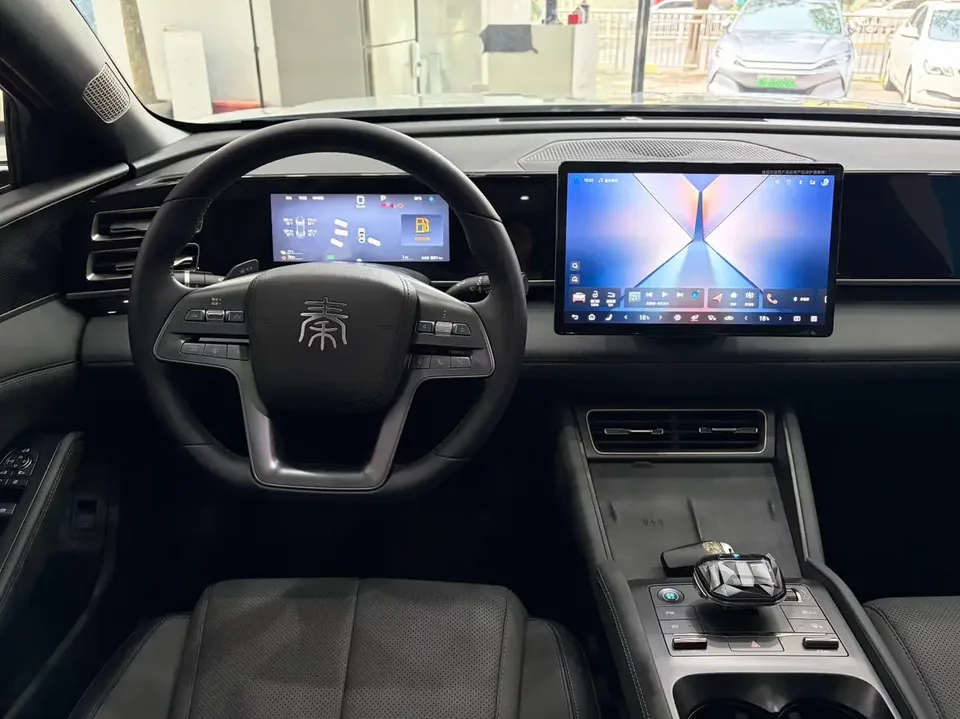 BYD Qin L DM Qin L DM 2025 DM-i 120KM Intelligent Driving Edition 2025 — миниатюра 3