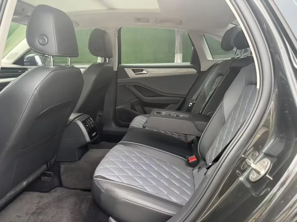 Volkswagen Sagitar Sagitar 2023 300TSI DSG Excellence Edition 2023 — миниатюра 3