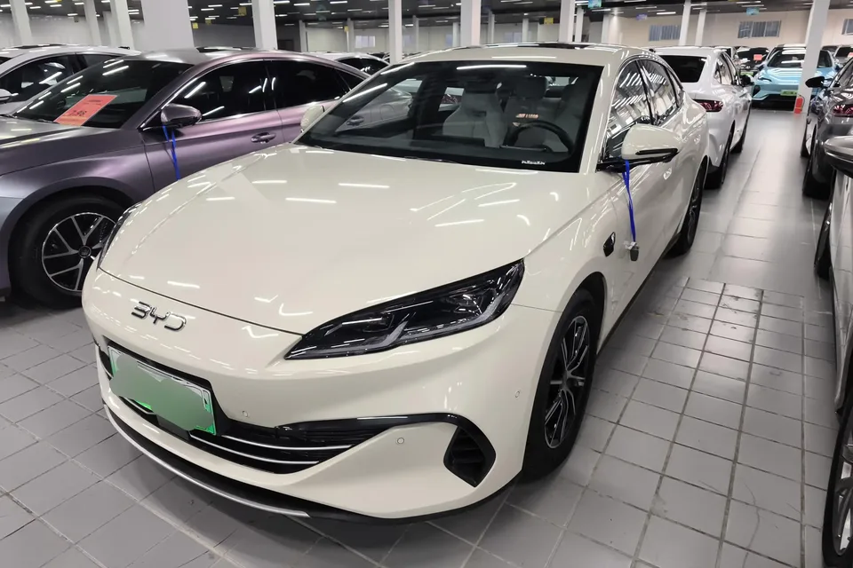 BYD Seal 06DM Seal 06DM 2025 DM-i 120KM Premium Edition 2025 — photo 1, buy with delivery to Moscow