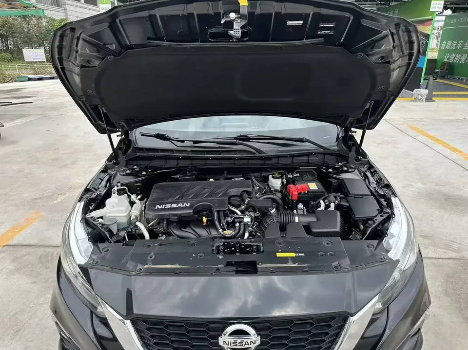 Nissan Altima Sound of nature 2020 Facelift 2.0L XE Fashion Edition 2022 — thumbnail 3