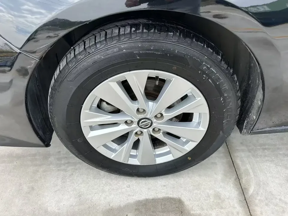 Nissan Altima Sound of nature 2020 Facelift 2.0L XE Fashion Edition 2022 — thumbnail 4