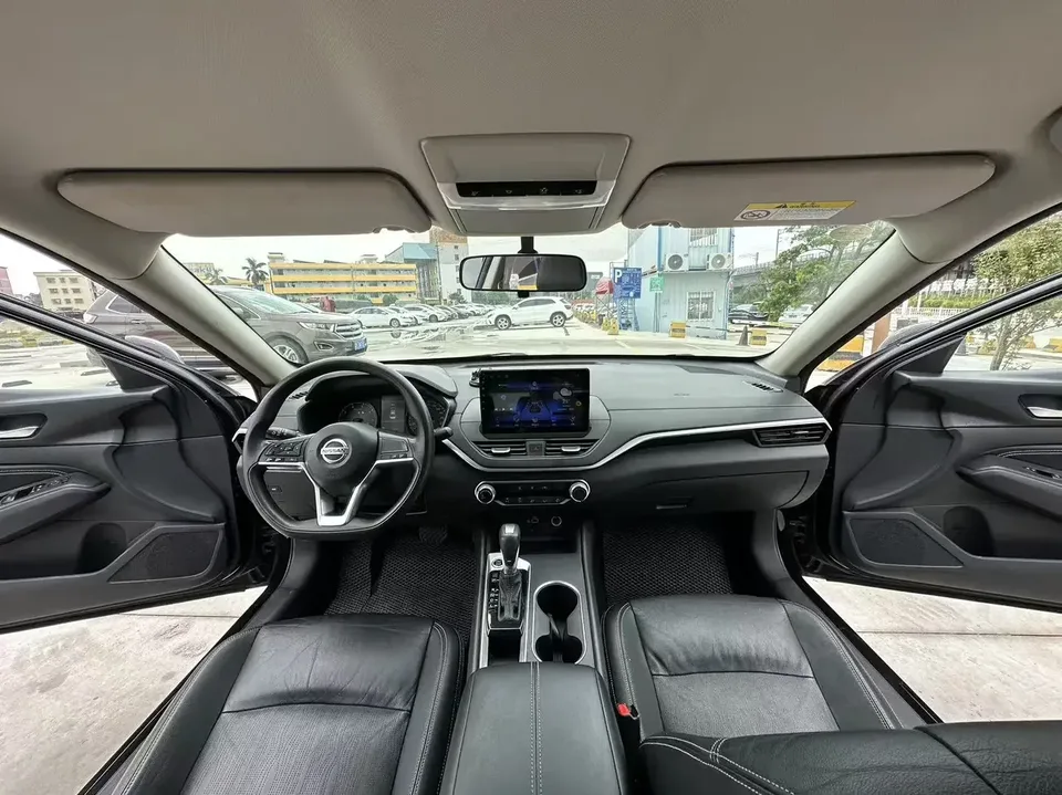 Nissan Altima Sound of nature 2020 Facelift 2.0L XE Fashion Edition 2022 — thumbnail 5