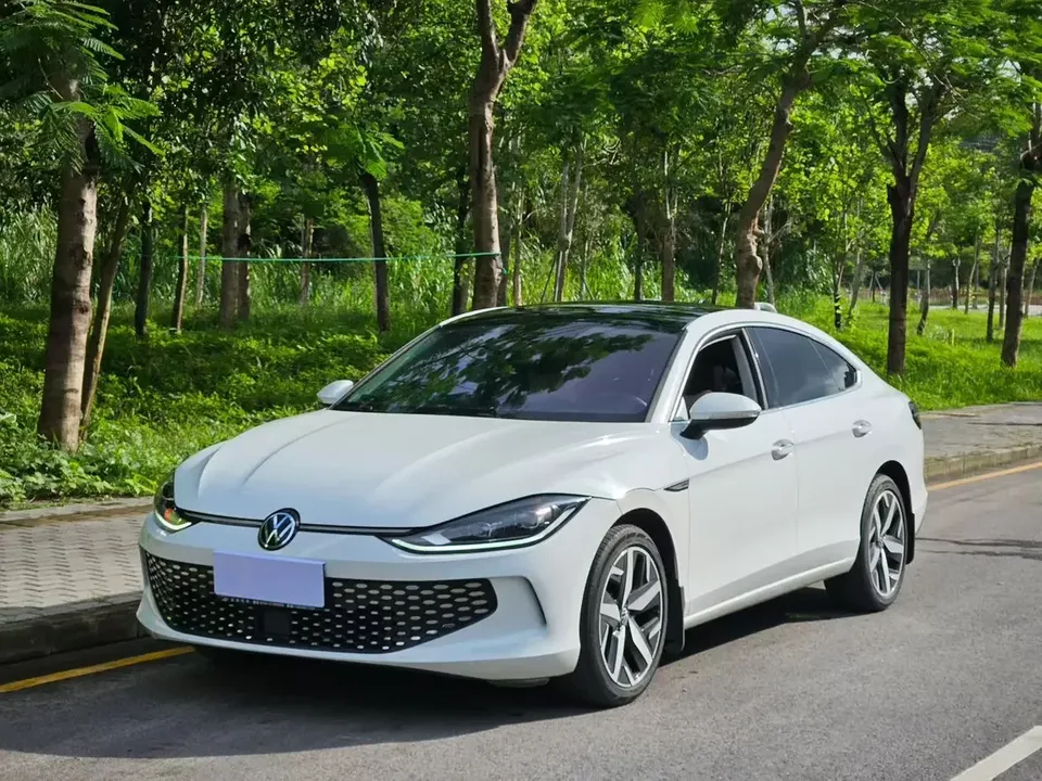 Volkswagen Lamando Lingdu 2024 Lingdu L 280TSI DSG Cool Edition 2024 — photo 1, buy with delivery to Moscow