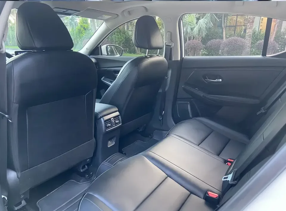 Nissan Sylphy Sylphy 2023 1.6L CVT Enjoy Edition 2024 — миниатюра 5