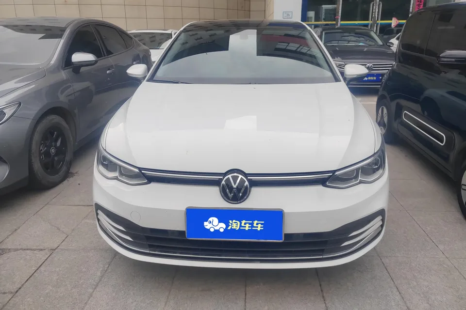 Volkswagen Golf golf 2021 280TSI DSG Pro 2023 — photo 1, buy with delivery to Moscow