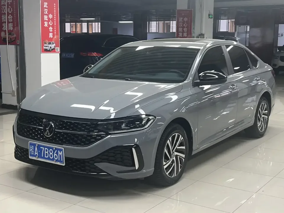 Volkswagen Lavida Lavida 2023 280TSI DSG Starry Sky Edition 2022 — photo 1, buy with delivery to Moscow