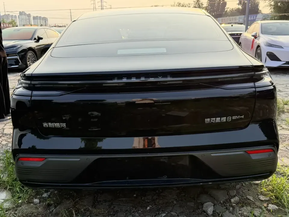 Geely Galaxy Star 8 PHEV Galaxy Star 8 PHEV 2025 130km EM-i Premium Edition 2025 — thumbnail 2