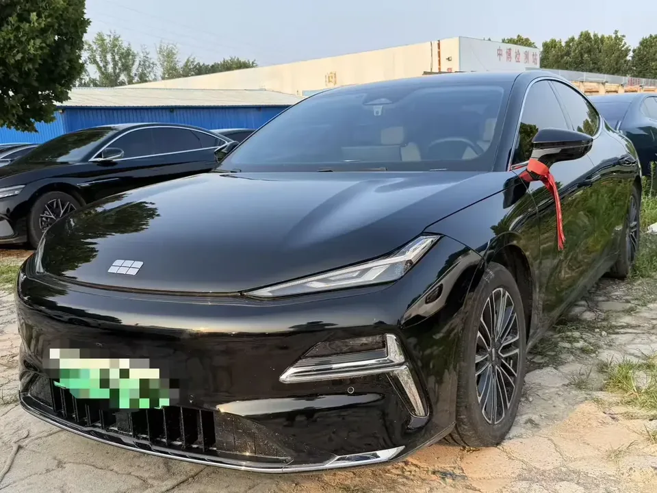 Geely Galaxy Star 8 PHEV Galaxy Star 8 PHEV 2025 130km EM-i Premium Edition 2025 — photo 1, buy with delivery to Moscow