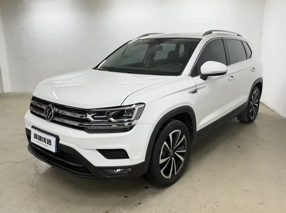 Volkswagen Tharu tuyue 2022 280TSI 2WD Deluxe Edition 2023 — photo 1, buy with delivery to Moscow