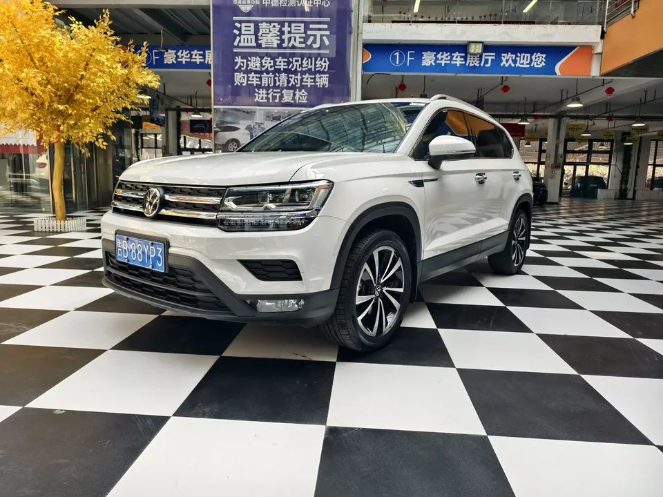 Volkswagen Tharu tuyue 2022 280TSI 2WD Deluxe Edition 2022 — photo 1, buy with delivery to Moscow