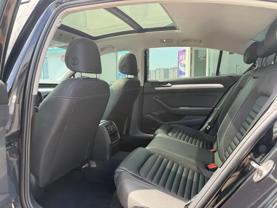 Volkswagen Magotan Magotan 2020 280TSI DSG Comfort 2022 — миниатюра 4