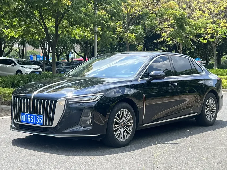 Hongqi H5 Hongqi H5 2023 1.5T DCT Zhilian Qiyue Edition 2022 — photo 1, buy with delivery to Moscow