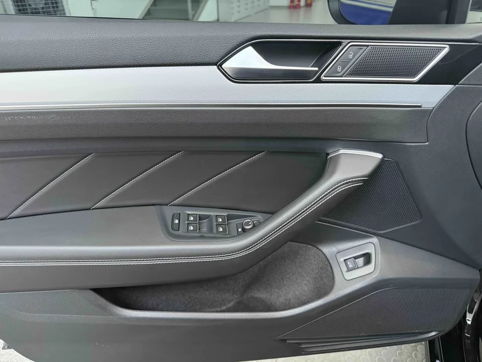 Volkswagen Magotan Magotan 2023 2 millionth anniversary edition 280TSI DSG comfort model 2024 — миниатюра 3