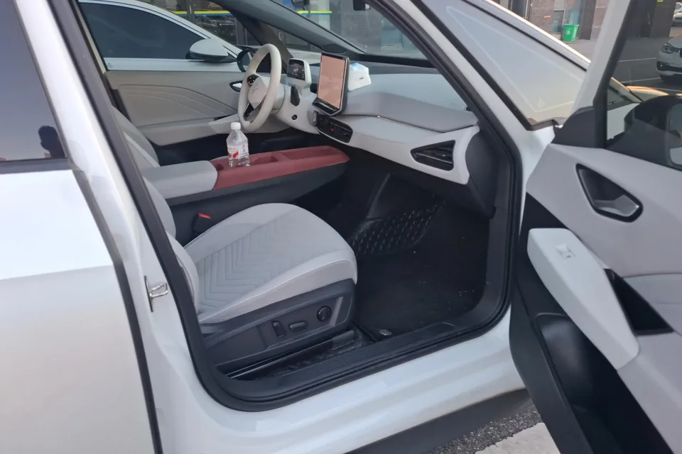 Volkswagen ID.3 Volkswagen ID.3 2025 Smart Model 2025 — thumbnail 3