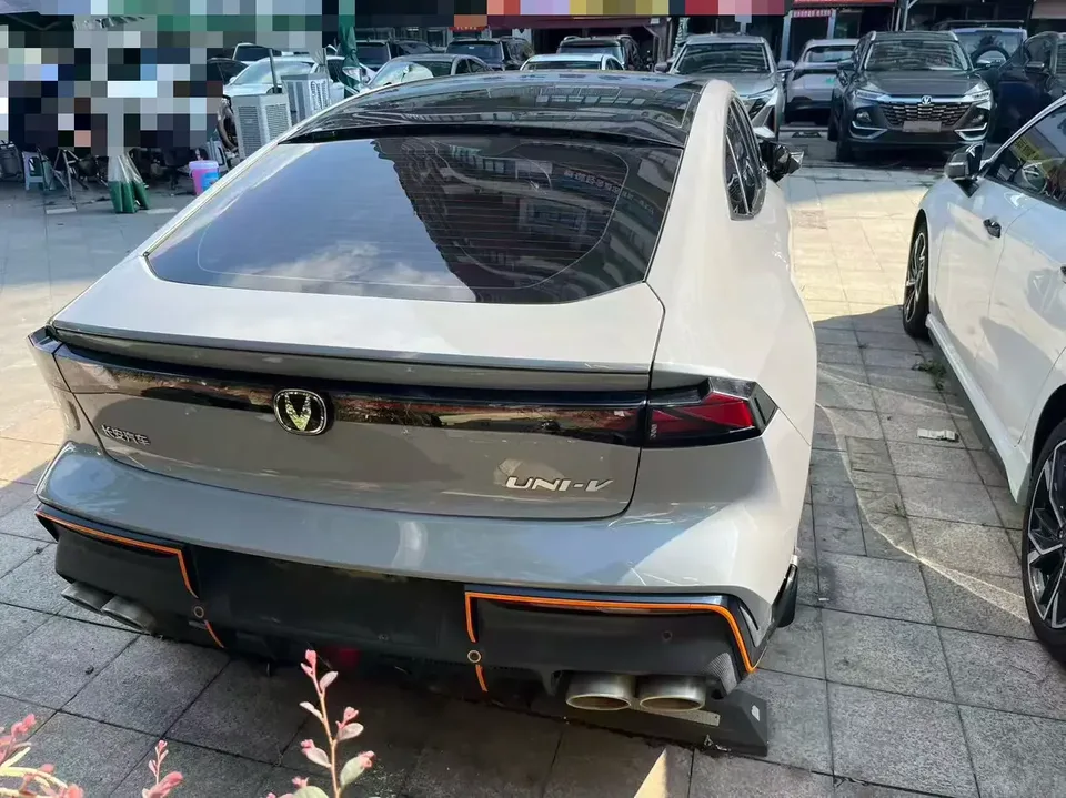 Changan UNI-V Changan UNI-V 2023 1.5T Sports Edition 2023 — thumbnail 2