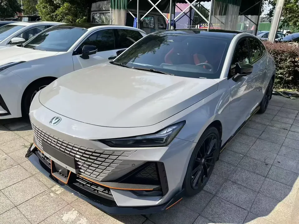 Changan UNI-V Changan UNI-V 2023 1.5T Sports Edition 2023 — photo 1, buy with delivery to Moscow