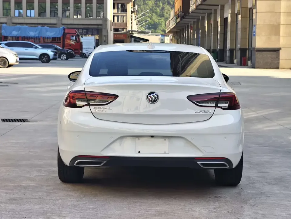 Buick Majesty Majesty 2021 552T Deluxe 2022 — thumbnail 2