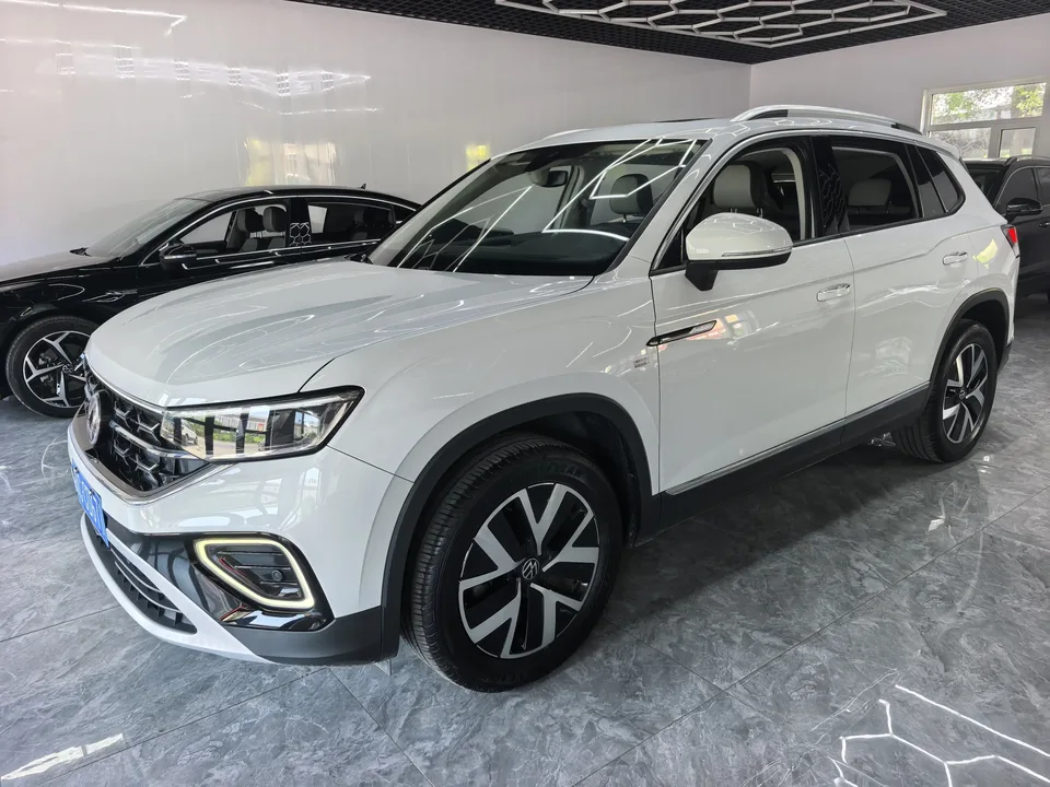 Volkswagen Tayron Tanyue 2023 280TSI 2WD Luxury Plus Advanced Edition 2023 — фото 1, купить с доставкой в Москву