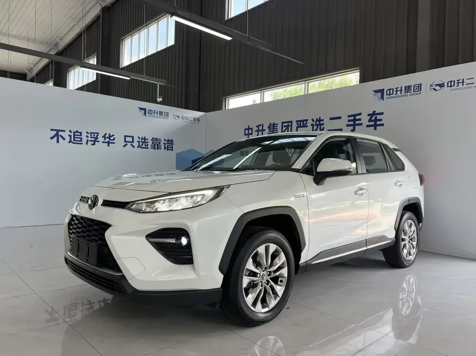Toyota CorollaCross Corolla Sharp 2024 2.0L CVT Pioneer Edition 2025 — photo 1, buy with delivery to Moscow