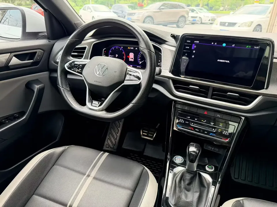Volkswagen T-Roc TANG 2023 300TSI DSG Chenguang Edition 2024 — thumbnail 2