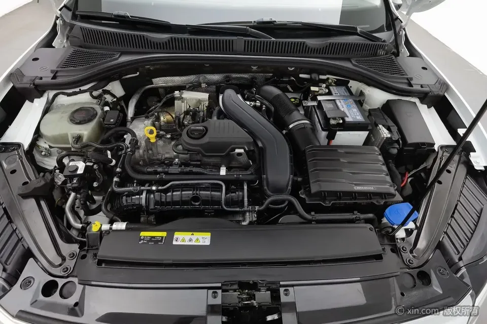 Volkswagen Sagitar Sagitar 2023 300TSI DSG Excellence Edition 2023 — thumbnail 2