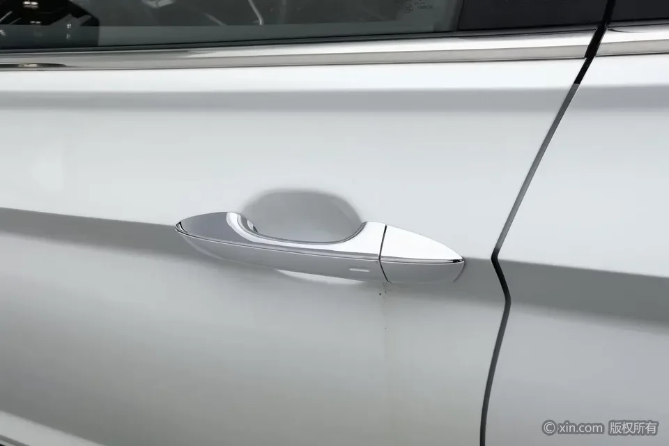 Volkswagen Sagitar Sagitar 2023 300TSI DSG Excellence Edition 2023 — thumbnail 3