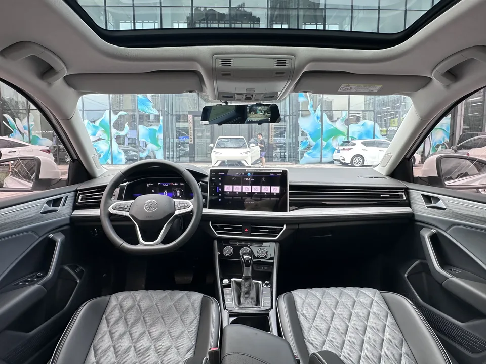 Volkswagen Sagitar Sagitar 2025 Modification 2: 300TSI DSG Beyond Edition 2025 — thumbnail 3