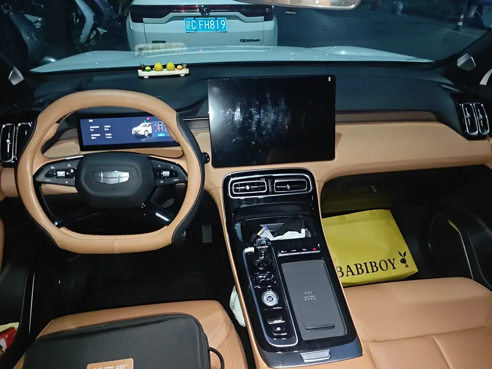 Geely Atlas L Boyue L 2025 Fourth generation 1.5TD DCT Sanhe 2026 — миниатюра 2