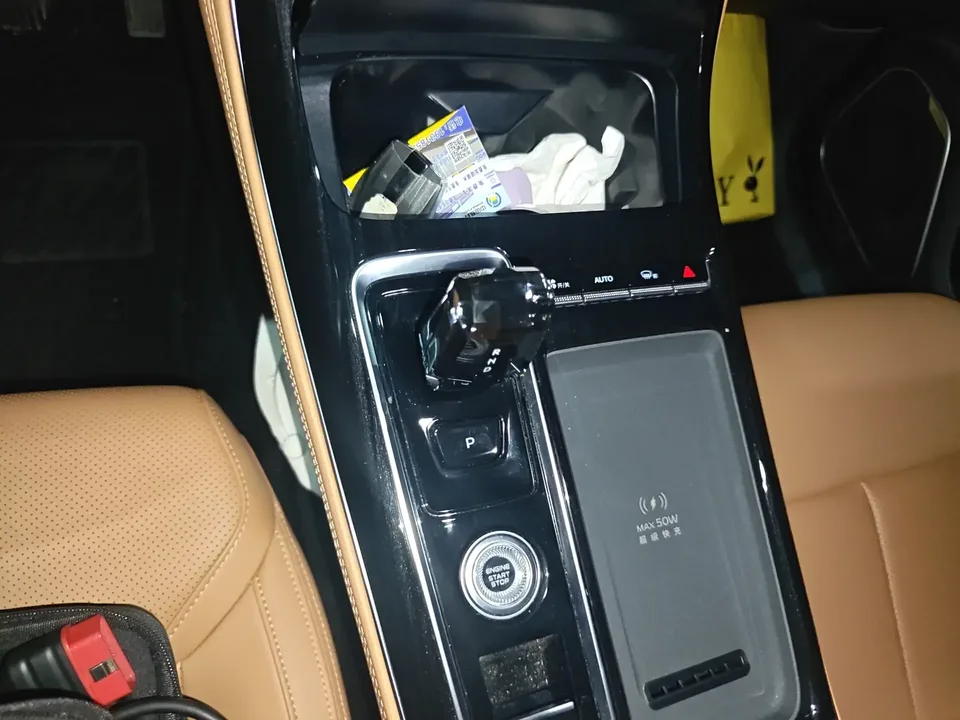 Geely Atlas L Boyue L 2025 Fourth generation 1.5TD DCT Sanhe 2026 — миниатюра 3