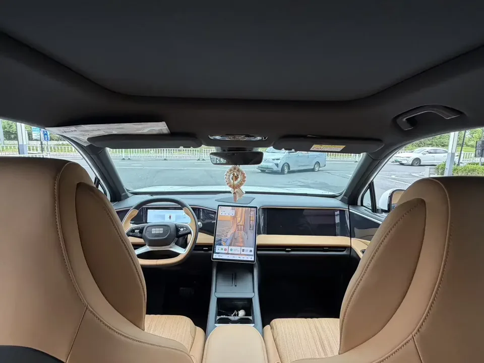 Geely Galaxy L7 Galaxy L7 2023 1.5T DHT 115km MAX 2024 — thumbnail 3