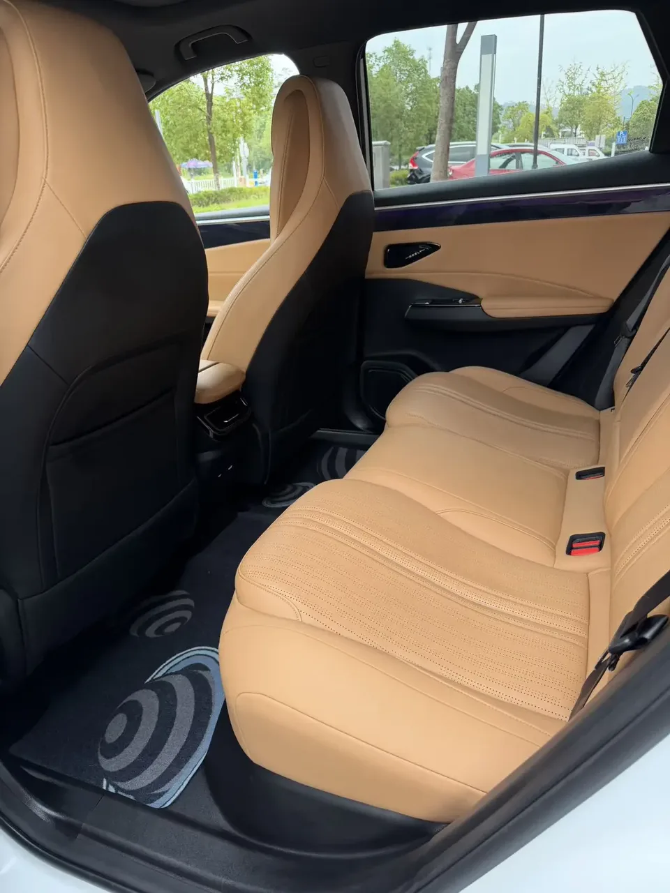 Geely Galaxy L7 Galaxy L7 2023 1.5T DHT 115km MAX 2024 — thumbnail 5