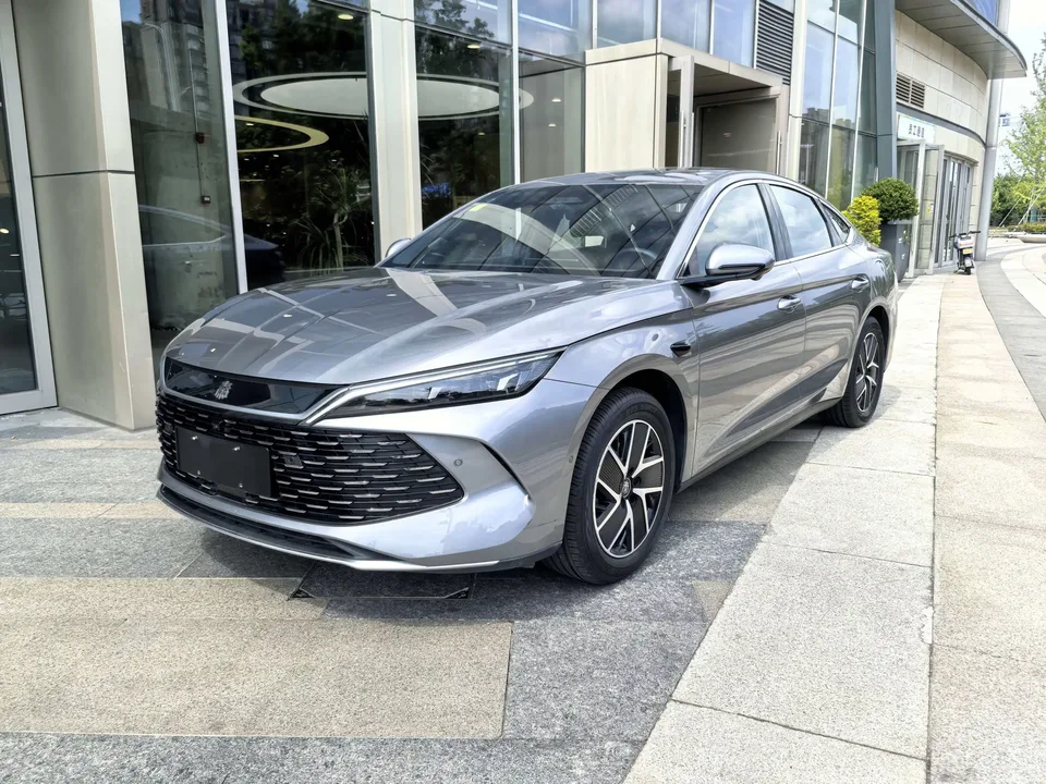 BYD Qin L DM Qin L DM 2025 DM-i 120KM Intelligent Driving Edition 2025 — photo 1, buy with delivery to Moscow