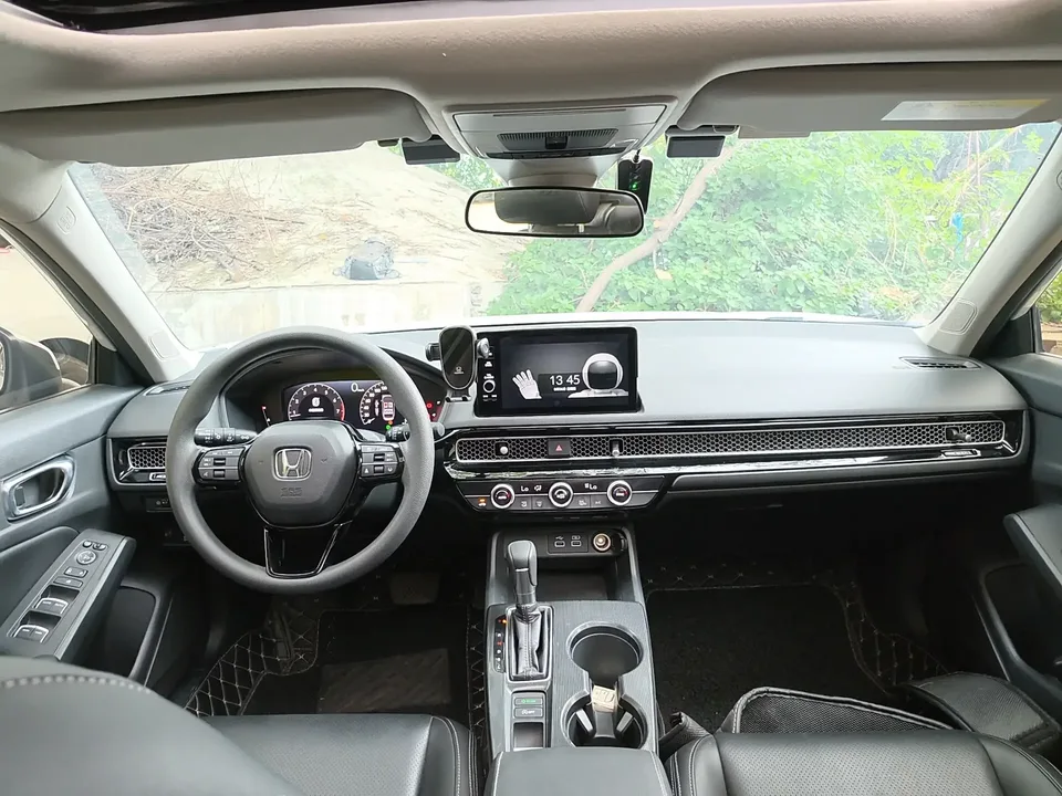 Honda Integra Style 2023 240TURBO CVT Tech Edition 2023 — thumbnail 2